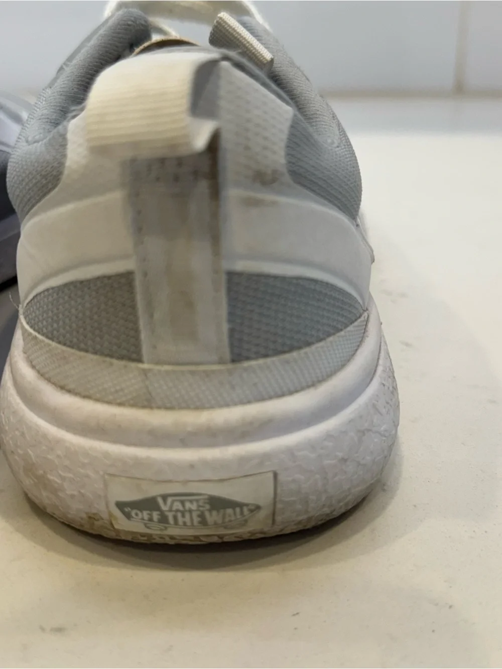 Vans UltraRange EXO Frost Gray True White Sneakers Women’s 8